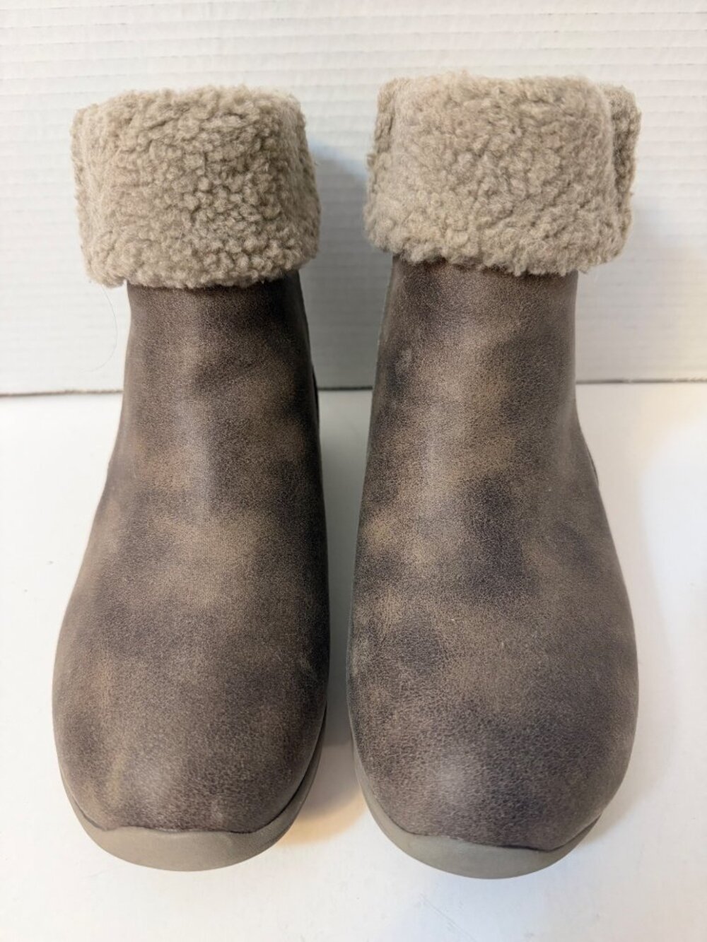Skechers Arya Fold Over Faur Fur Booties Taupe sz 6.5 - Picture 2 of 9